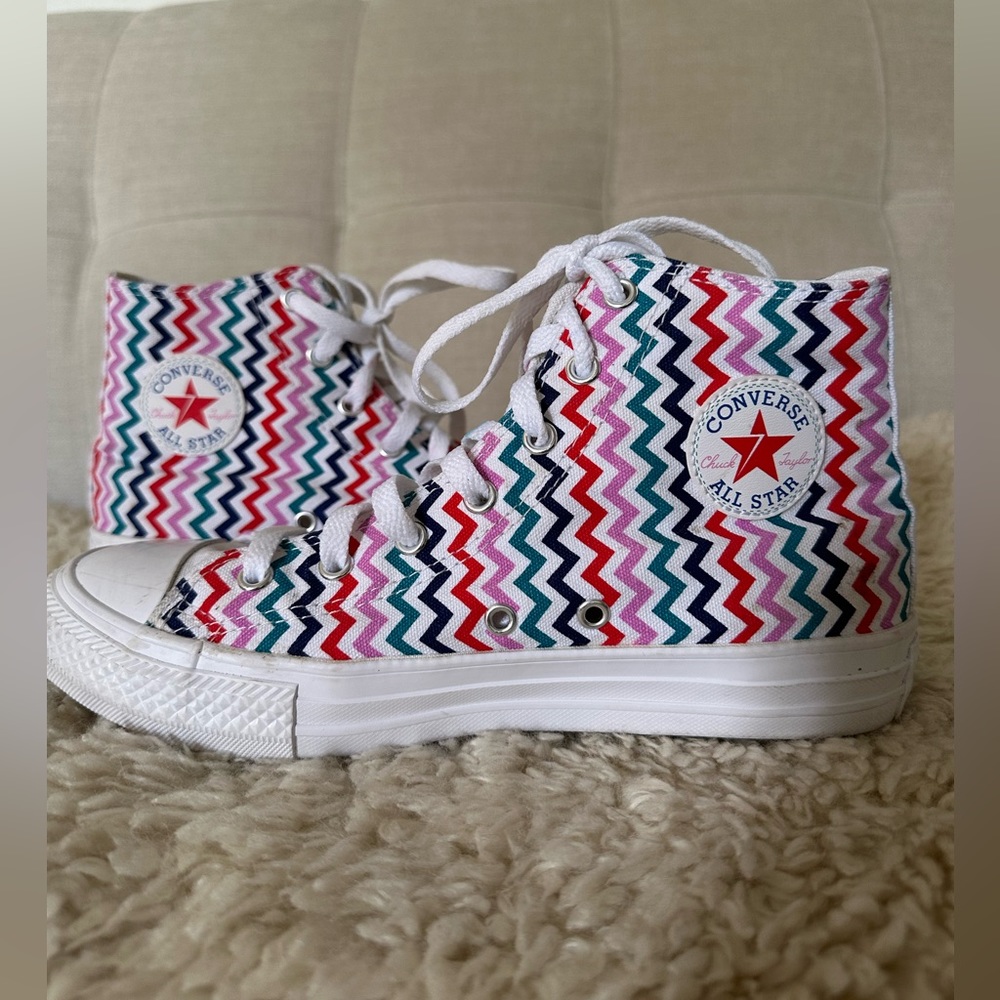 Converse All Star Chuck Taylor Multi Color Chevron High Top.